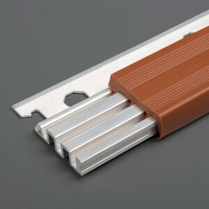 Base de aluminio y tapa de PVC